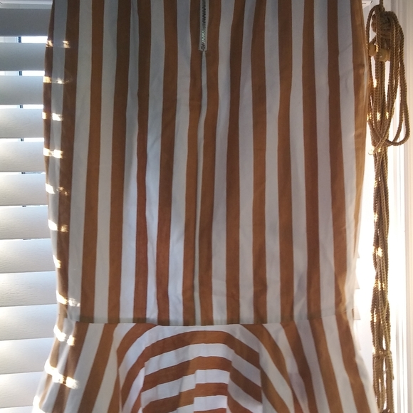 Striped ruffled skirt - Picture 2 of 3